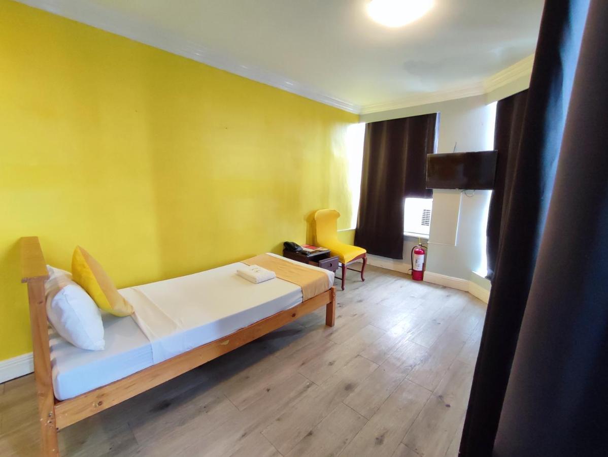 Hotel Manila Airport By Urban Connect Pasay
